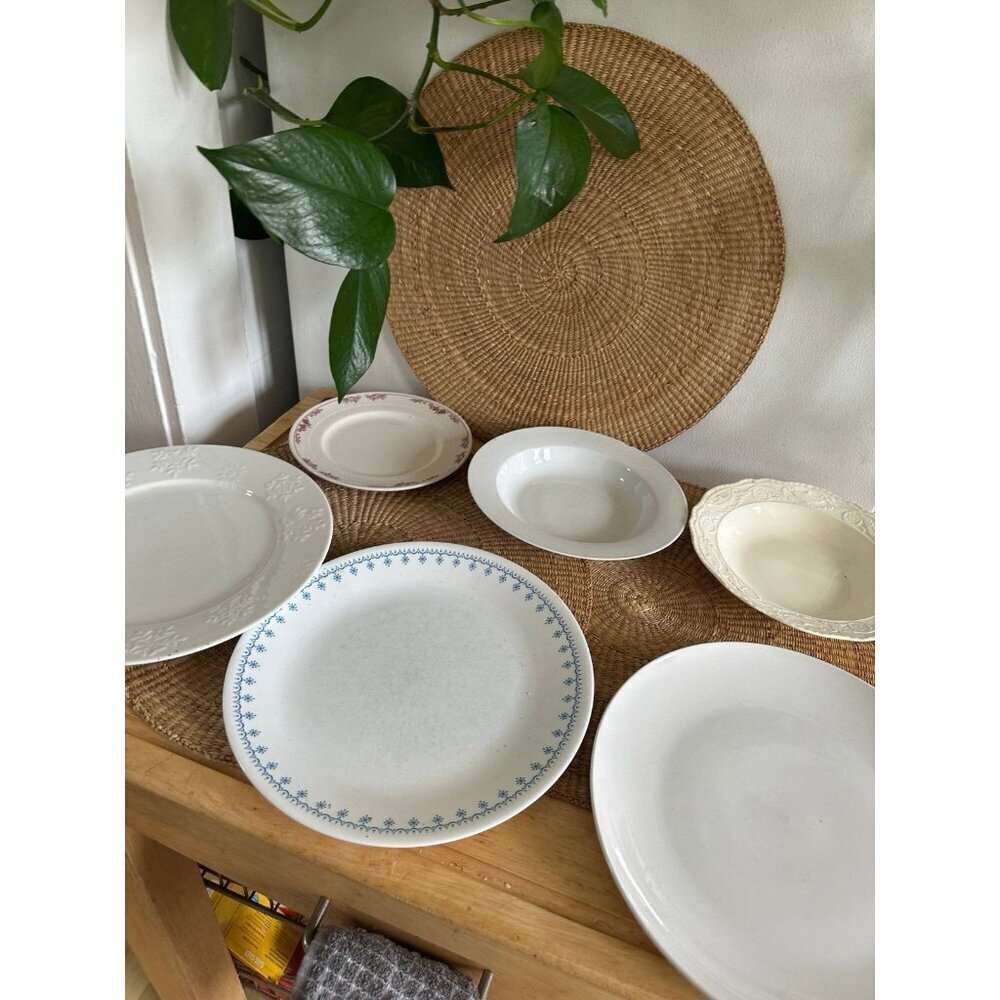 6 Vintage White plates
